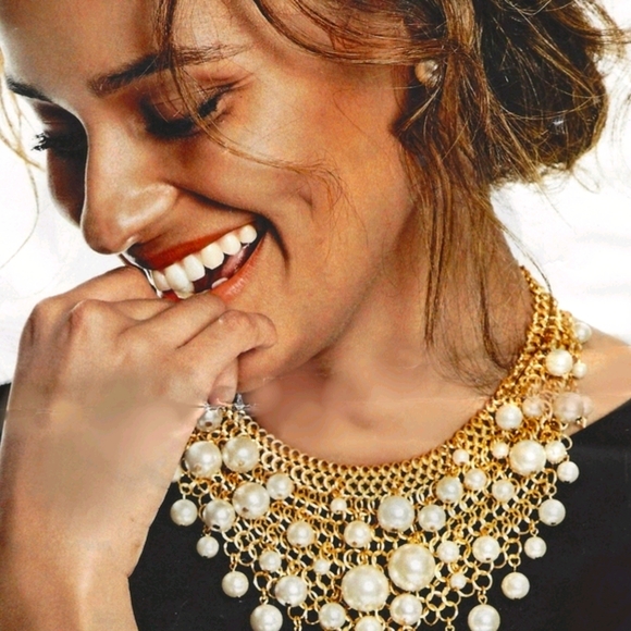 Kenneth J Lane: Pearl Bib Necklace, 22 K Plated NWOT w/ Neiman Marcus Box inc. - Picture 5 of 6